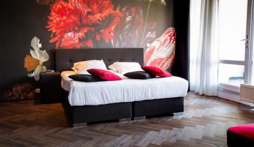 Large Twin Room with Balcony