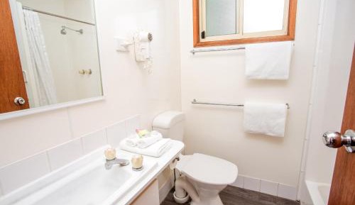 Two Bedroom Holiday Unit (5 Berth)