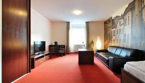 One-Bedroom Apartment (3 Adults)