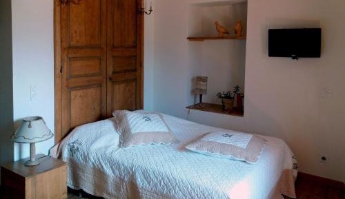 Family Room with Mountain View