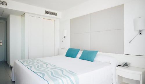 Deluxe Double Room with Sea View (2 adults)