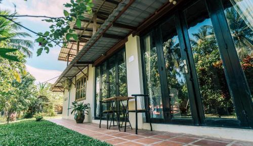 Family Room with Garden View