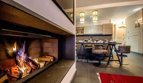 Four-Bedroom Deluxe Apartment