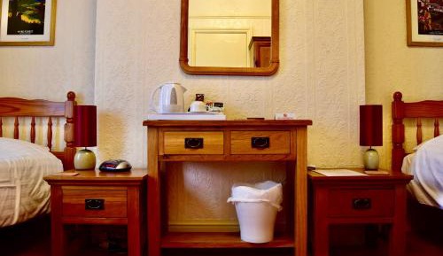 Twin Room with Shower