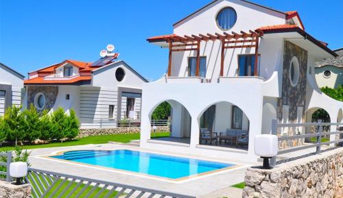 Villa with Garden View