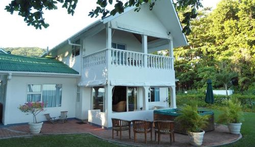 Three-Bedroom House- Villa Adam