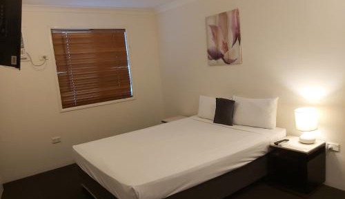 Deluxe Three-Bedroom Apartment