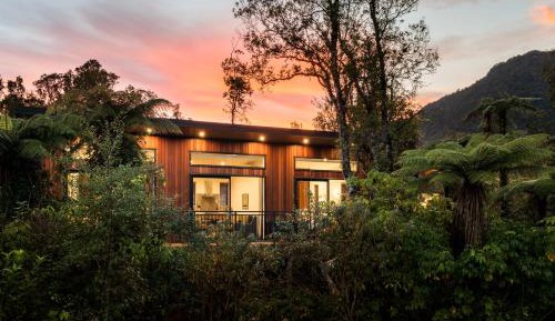  Deluxe Two Bedroom Spa Treehouse