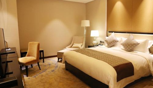 Deluxe Double Room (2 Adults + 1 Child)