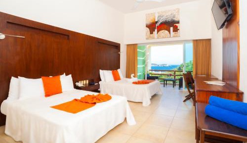 Double Room with Two Double Beds and Sea View