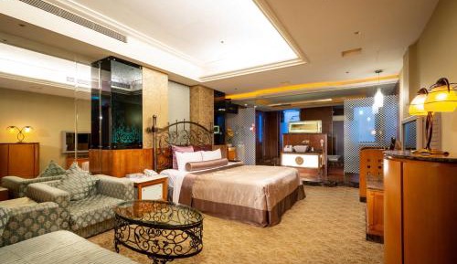 Queen Room with Spa Bath