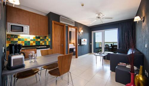 One-Bedroom Apartment with Pool View (3 Adults)