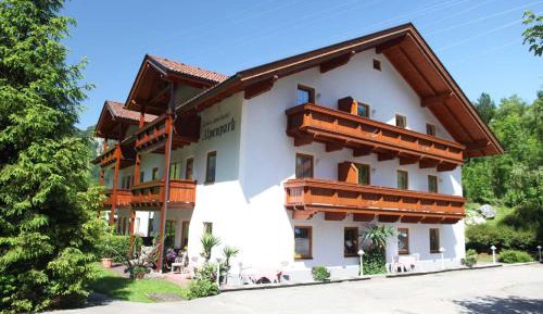 Comfort Double Room with Balcony and Mountain View