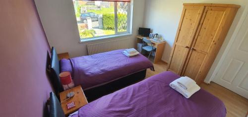 Standard Twin Room with Shared Bathroom