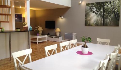 Villa (10 Adults + 2 Children)