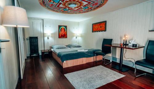 Superior Double or Twin Room with Private Bathroom