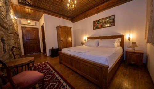 Superior Deluxe Double or Twin Room 