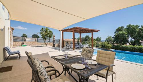 Superior One-Bedroom Apartment