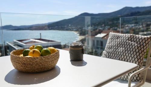 Studio Apartment with Sea View