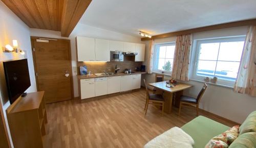 One-Bedroom Apartment with Balcony
