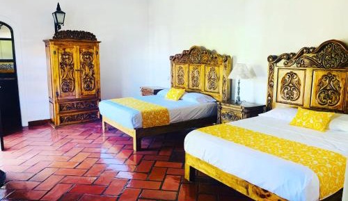 Double or Twin Room with Mountain View