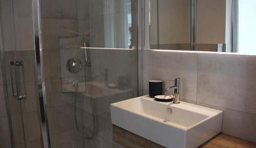 Deluxe Triple Room with Side Sea View