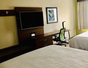 Standard Queen Room with Two Queen Beds