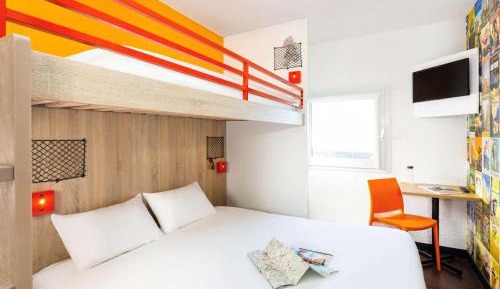 Break Room with Two Twin Beds and One Loft Bed 