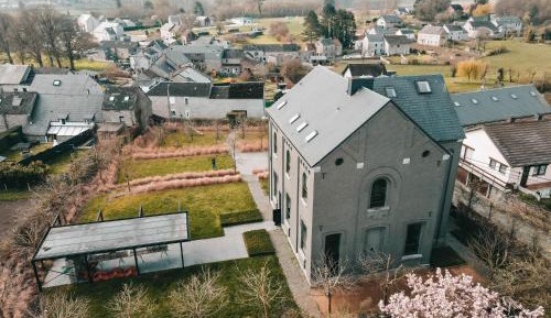 Seven-Bedroom House