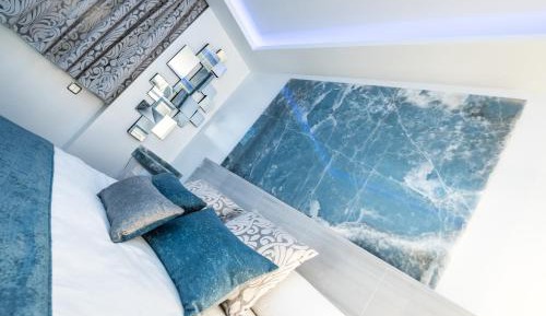 Queen Room with Spa Bath