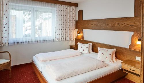 One-Bedroom Apartment with Balcony