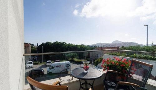 Superior Studio Apartment with Balcony and City View