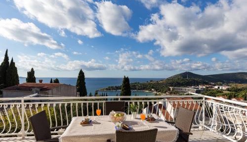 Standard Two-Bedroom Apartment with Terrace and Sea View