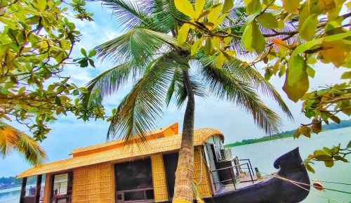 Superior Cabin on Boat