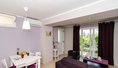 Comfort One-Bedroom Apartment with Terrace
