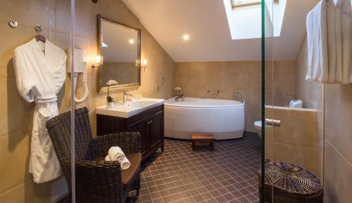 Zen Deluxe Junior Suite with SPA Bath