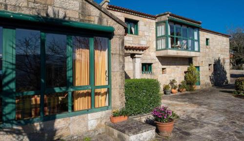 Villa with Garden View
