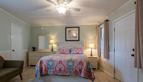 Deluxe Double Room (1 adult + 2 children)