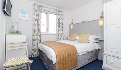 Small Double Room with Private Bathroom