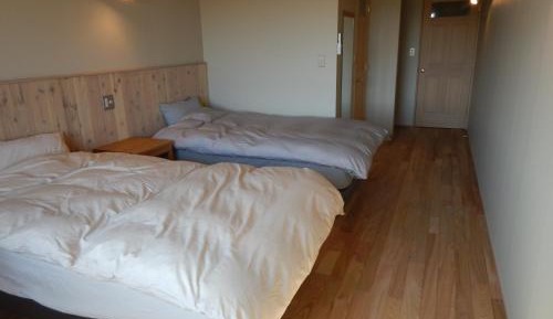 Twin Room with Shower- Non-Smoking
