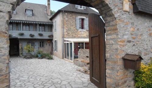 Two-Bedroom Cottage (5 Adults)
