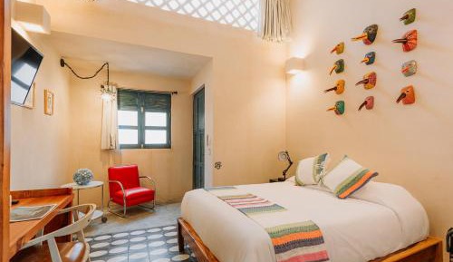 Traditional Room with Air Conditioning and Private Bathroom
