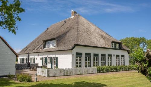 One-Bedroom Holiday Home