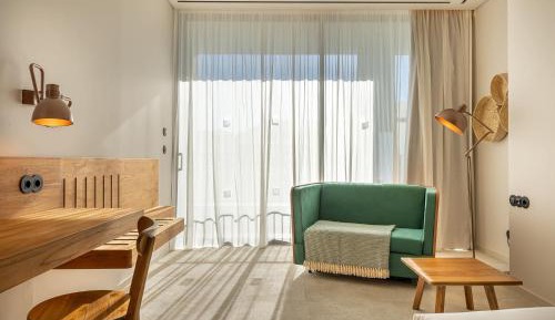 Superior Aqua Room