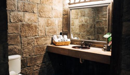 Deluxe Double Room (2 Adults + 1 Child)