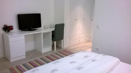 Family Room (2 Adults + 2 Children up to 14 Years Old)