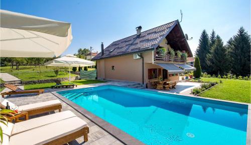 One-Bedroom Holiday Home