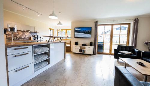 Apartment with Mountain View