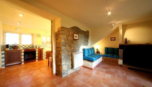 Two-Bedroom Apartment - Split Level