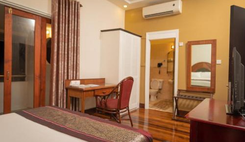 Standard Queen Room